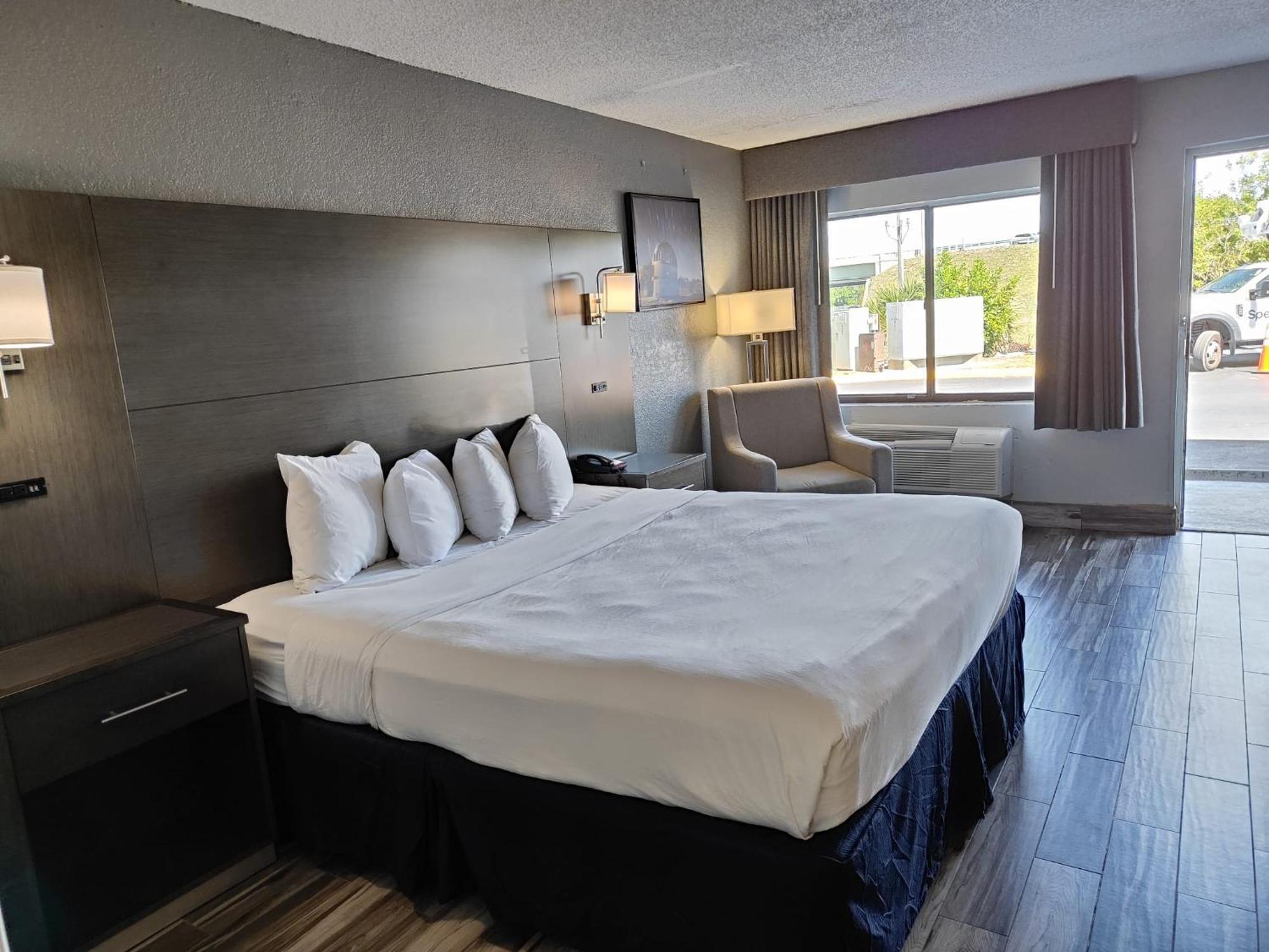 Baymont By Wyndham Orlando East Hotell Alafaya Eksteriør bilde